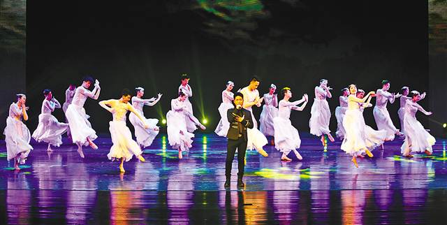 学习宣传贯彻十九大精神 重庆举行群众文艺创作展演