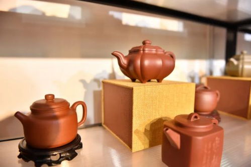 文创精品齐亮相，多彩文化不打烊 文艺创作的新活力